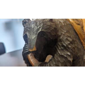 254/日展木彫作家 西田秀 木彫 牛彫刻「力闘 」☆木箱・布 ☆井波彫刻