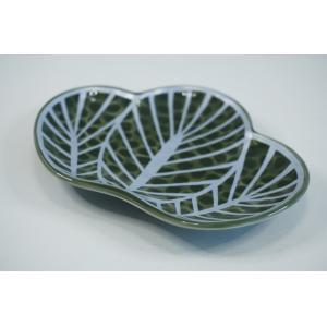 茶緑釉錦銀彩　松葉形銘々皿　有田焼　日本製　取皿　銘々皿　皿　和食器