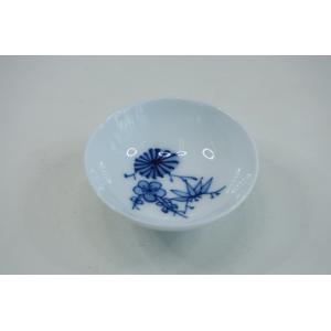 ♦白磁盃 陽刻雷紋様 盃 杯 猪口 古美術品 酒器 酒杯 骨董品 コレクション ♢白磁盃 陽刻雷紋様 盃 杯 猪口 古美術品 酒器 酒杯 骨董