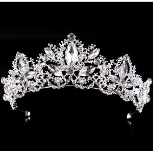 ティアラ　王冠　お姫様　　髪飾り　クラウン　お嫁さん　花嫁　レディース　ヘアアクセサリー