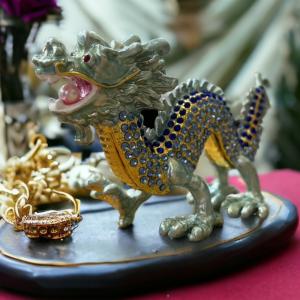 エナメル 龍 ミニ 赤 ゴールド ラインストーン コーティング 宝石 竜