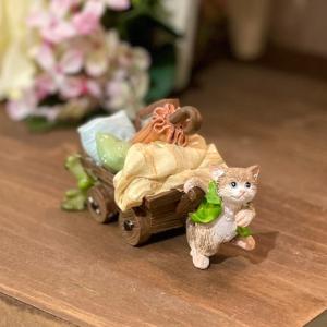 アンティークな猫の置物　茶色　ブラウン　brown　レトロ 茶トラ猫 ねこ ネコ レトロ アンティーク風 セイロ 肉まん 猫とネズミ