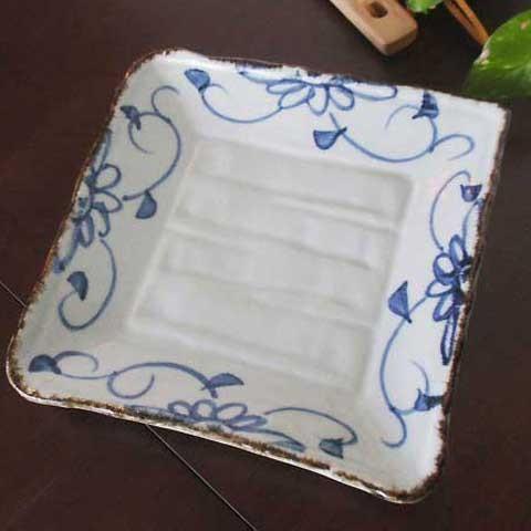 (欠品中6月末頃入荷予定)和食器 安南唐草 しのぎ正角皿(お取り寄せ商品 欠品時約1ヶ月程度)
