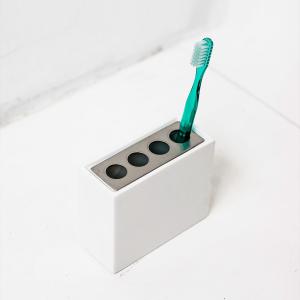 陶器製の歯ブラシスタンド［b2c セラミック 歯ブラシスタンド］