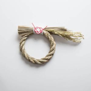 シンプルでおしゃれなしめ縄［《可》b2c しめ飾り 中］