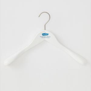 シャツハンガーやスーツハンガーにおすすめの木製ハンガー［FREDDY LECK〈フレディレック〉ウッドハンガー レディース（ホワイト）］