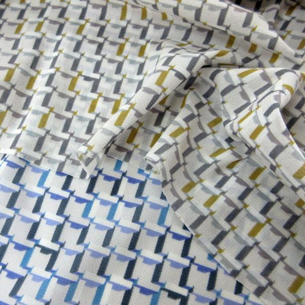 P100%パワーネット（R7443） プリント　生地巾110cm 数量1（50cm）220円　日本製...