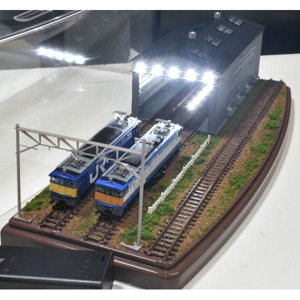 鉄道模型 ジオラマ展示台 Ｎゲージ用 ケース付 GM電車庫 3線路 ヤード灯LED照明付(34x13...