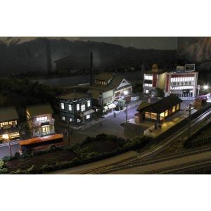 鉄道模型 ジオラマ 照明付展示台 Nゲージ用 架線柱LEDヤード灯