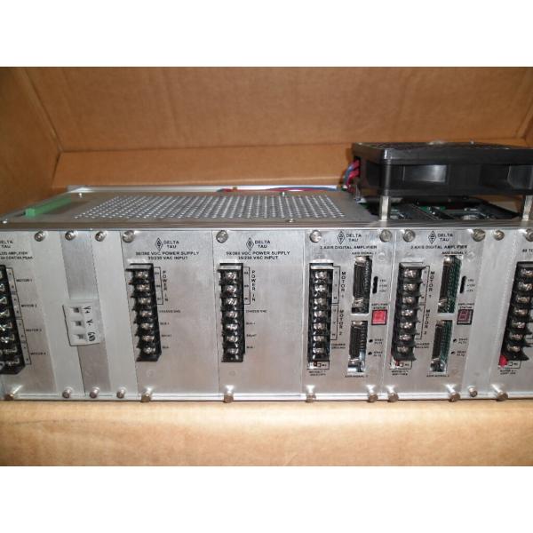 ニューデルタタウ軸アンプ制御ユニット1x 4軸、3x 2軸アンプ