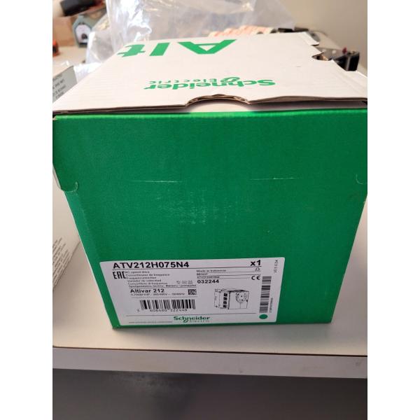 Schneider可変周波数駆動ATV212H075N4、VFD、1HP、380/480V、