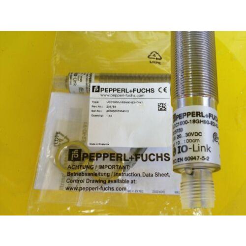 PEPPELL+FUCHS UCC1000-18GH90-E2-IO-V1センサー用の新しい1PC