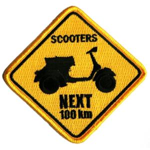Vespaバッチ Scooters next 100km｜scs-webstore
