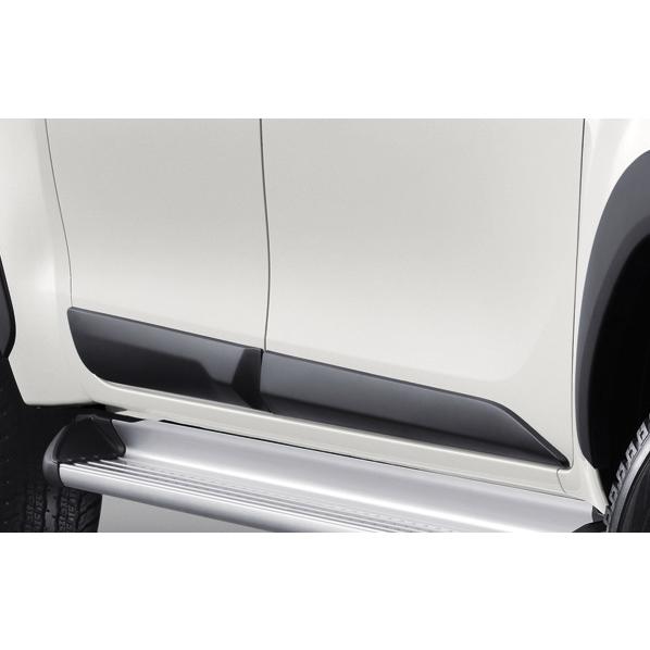 新型ハイラックス ボディサイドモールディング マットブラック 全年式対応 サイドモール タイトヨタ純...