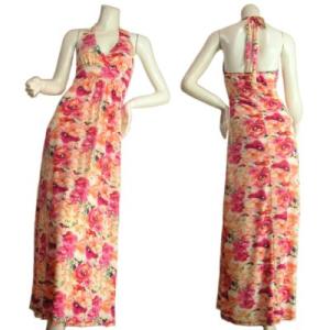 バラ柄プリントロングワンピースマキシ　ピンク花柄　ホルターネック　ＬＡＳｅｄｕｃｅ