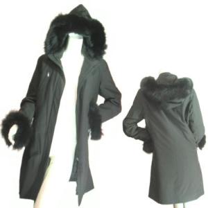 ブルーフォックスファーフード袖口トリミング膝丈コートブラック黒Ｓｅｄｕｃｅ