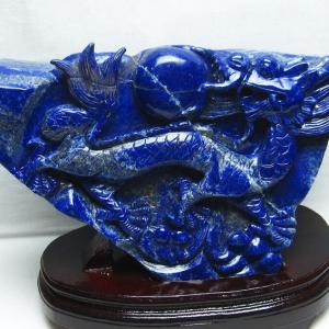 ラピスラズリ 龍　置物　土台付き 楽天市場】【一点物】龍（ドラゴン） 玉 ラピスラズリ 彫刻（手彫り