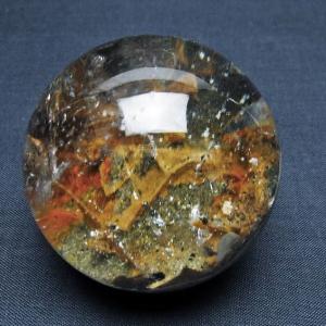 1.6Kg 虹入り ガーデンクォーツ（庭園水晶）ヒマラヤ水晶 六角柱 t627