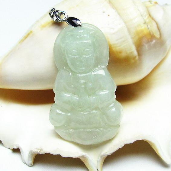 糸魚川翡翠 ペンダント 観音様  t146-2874