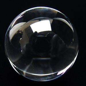 虹入り ガーデンクォーツ（庭園水晶） 丸玉 68mm t100-4674 : 誠安