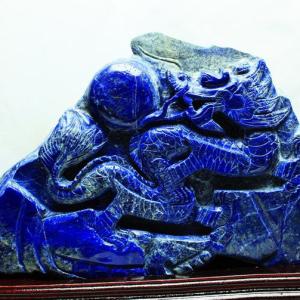 5.6Kg ラピスラズリ 手彫り 龍 置物 t362-563 : 誠安天然石専門店