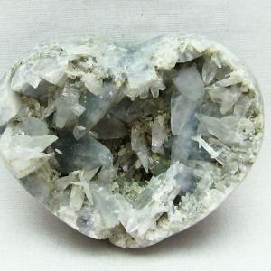 セレスタイト 天青石 ハートシェイプ 原石 t385-14683 : 誠安天然石