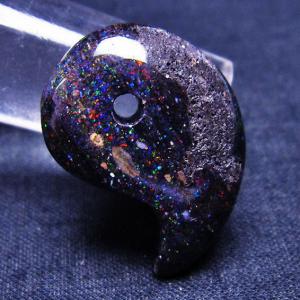 ❤❤✨4.5㌌ 　〚ブラックオパール〛✨ ブラックオパール 勾玉 t468-328 : 誠安天然石専門店 - 通販 - Yahoo