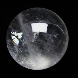 虹入り ガーデンクォーツ（庭園水晶） 丸玉 68mm t100-4674 : 誠安