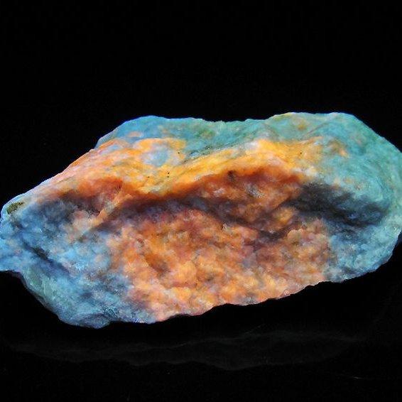 ハックマナイト  原石 t636-2126