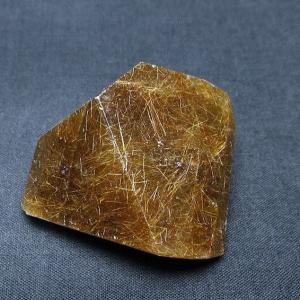パワーストーン 天然石 ルチルクォーツ（金針ルチル水晶）原石 t725