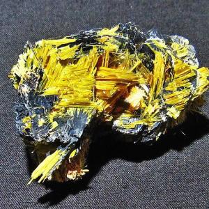 theory xyz ルチルクォーツ 置物 母岩(結晶)入り ゴールドルチル 原石