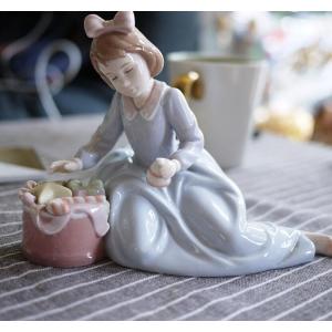 陶器 置物 西洋陶器 北欧磁器 陶器製人形 お姫様 陶器人形 陶器置物