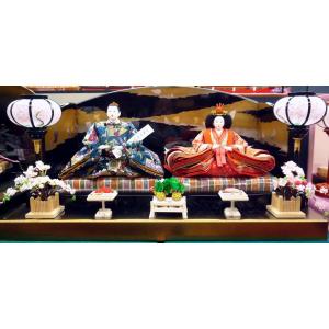 親王飾り ＯＩ６Ｂ−２７☆横幅８０*奥行４５*高さ４１ｃｍ☆金襴地の衣装着２人飾