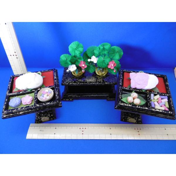 雛まつり☆木製お道具☆花げしき唐草 ３５ 黒 (三宝：横幅１２５mm x 奥行８０mm・お膳：横幅８...