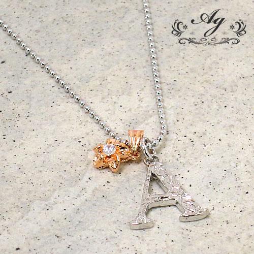 イニシャルネックレス　【アジェ 】ハワイアン 　プルメリア モーチフ　ペンダント　ネックレス (A)