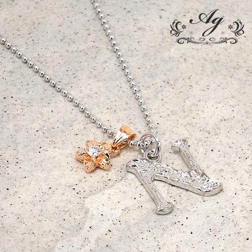 イニシャルネックレス　【アジェ 】ハワイアン 　プルメリア モーチフ　ペンダント　ネックレス (N)