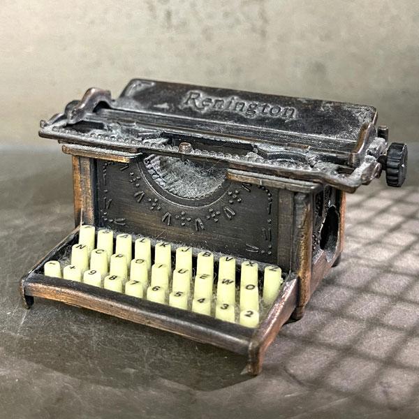 鉛筆削り アンティーク シャープナー 手動 プレゼント コンパクト 軽量 手動鉛筆削り えんぴつ ギ...