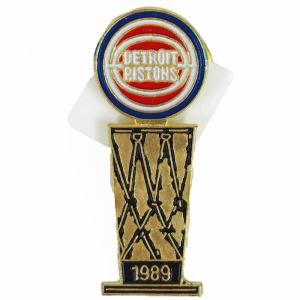 NBA ピストンズ 1989 トロフィー ピンバッジ Peter David レアアイテム｜selection-basketball