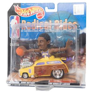 NBA コービー・ブライアント ロサンゼルス・レイカーズ フィギュア Hot Wheels Radical Rides 1998 Mattel｜selection-basketball