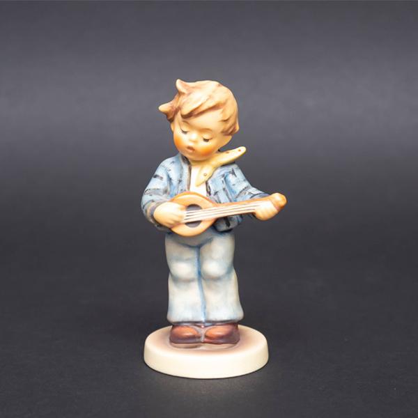 ゲーベル フンメル人形『Little Troubadour（小さな歌手）』