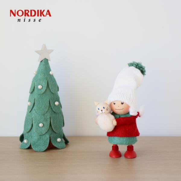 NORDICA ノルディカ ニッセ ネコのぬいぐるみを抱えた女の子 nisse