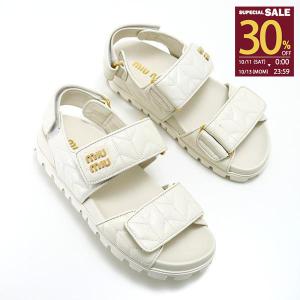 【MiuMiu】タッチストラップ スリッポン サンダル Miu Miu タッチストラップ サンダル | ニュートラル | FARFETCH JP