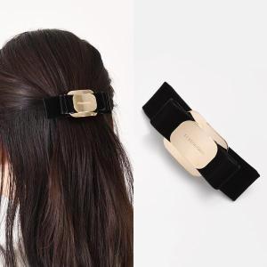 【メル】希少 フェラガモ ヴァラリボン スタッズ バレッタ スタッズ メル様専用】希少 フェラガモ ヴァラリボン スタッズ バレッタ スタッズ