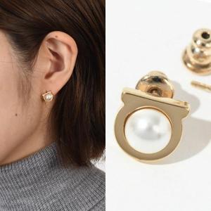 FERRAGAMO ガンチーニクリスタルピアス　S Ferragamo ガンチーニ クリスタル ピアス | ゴールドトーン