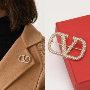 ほぼ未使用/箱&袋&タグ入り】ヴァレンティノ Vロゴ シグネチャー