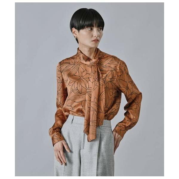 Atraer / アトラエル サテン楊柳オーキッドプリント アシンメトリースカーフ風ブラウス