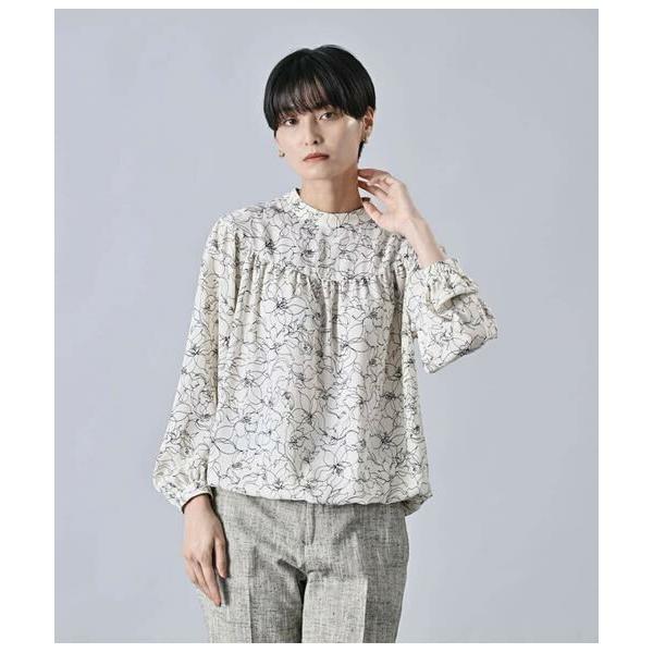 Atraer / アトラエル モノトーンフラワープリント ヨーク切り替えブラウス