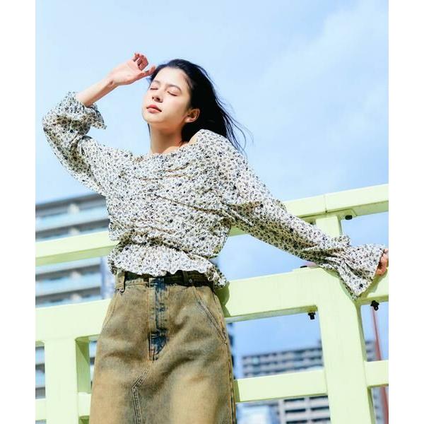 KBF / ケービーエフ フラワープリントビスチェブラウス