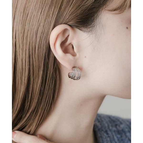 SMELLY / スメリー ステンレスメタルラインピアス