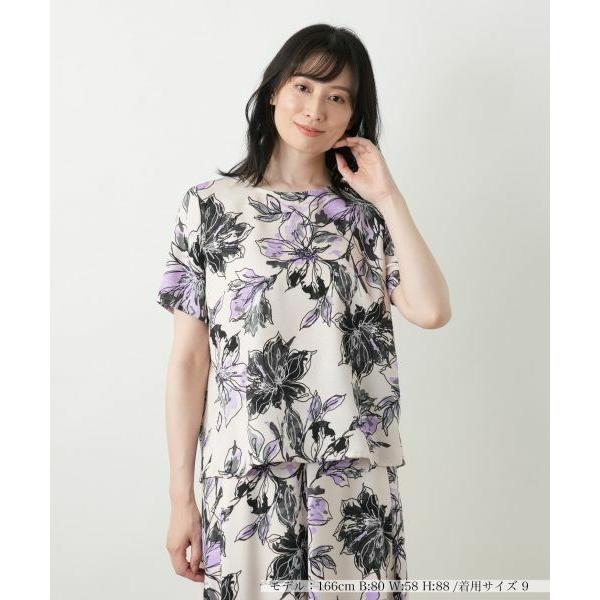 Leilian / レリアン 花柄クルーネックブラウス